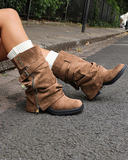Risco | Botas biker con hebilla y tachuelas
