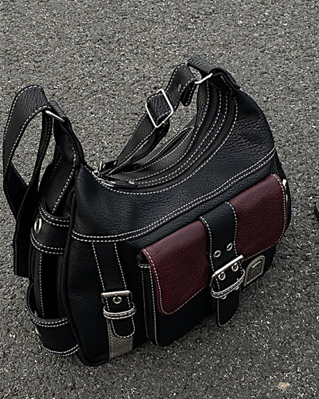 Eris | Bolso de hombro Y2K con bolsillos y correa ajustable