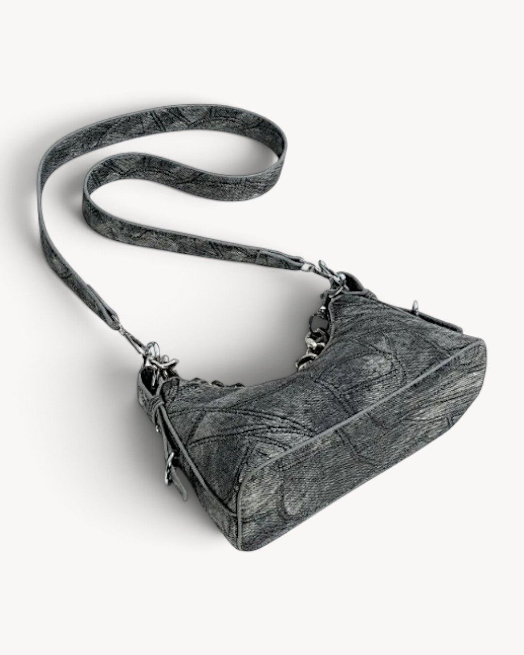 Circe | Bolso de hombro efecto denim con cadena y colgante